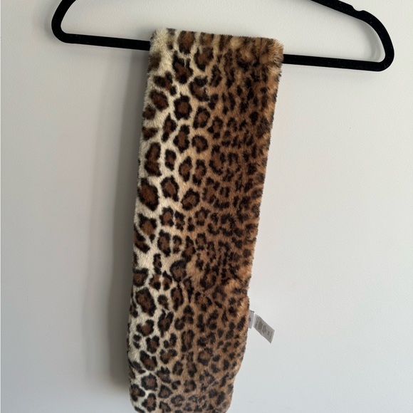 Cabi one size leopard print faux fur neck winter warmer - Picture 4 of 8